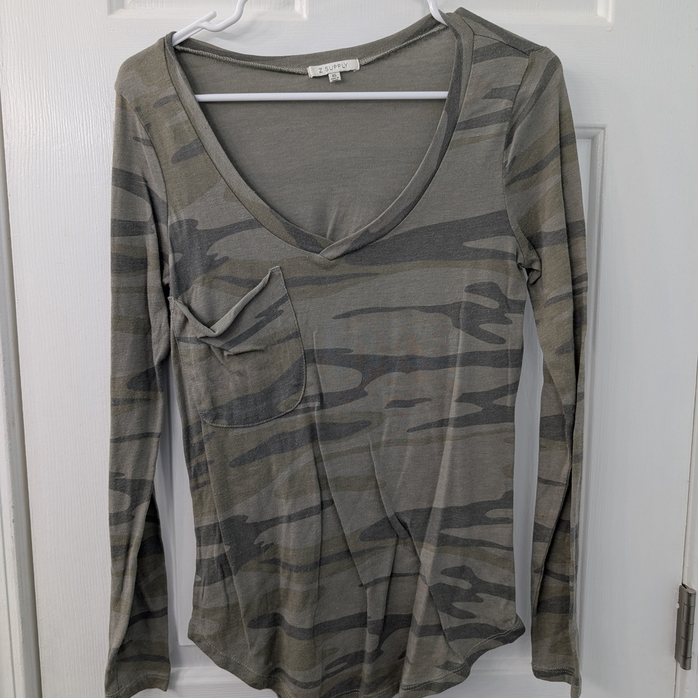 Z Supply Gray Camo Long Sleeve Top